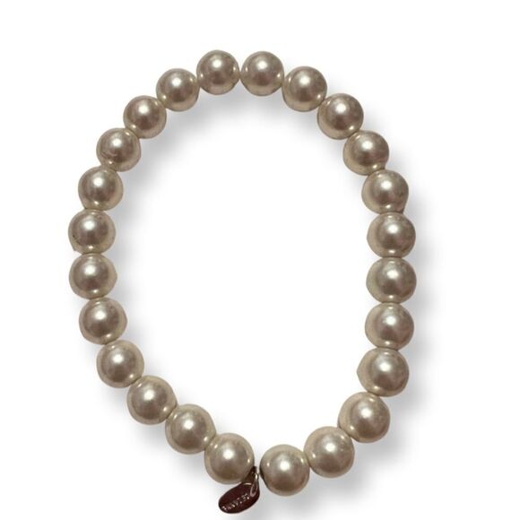 🤯5/$20🤯 Cezanne Pearl Stretch Bracelet - Picture 2 of 3